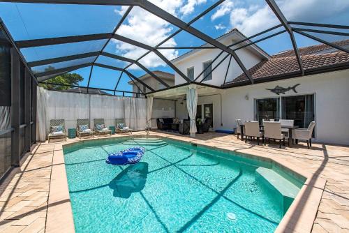 Naples Park House | Casa de Palmeras! Southern private pool, close to beach!