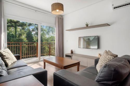 Carniel Apartment | Casa de Pedra 2 Suítes c/Piscina by Achei Gramado