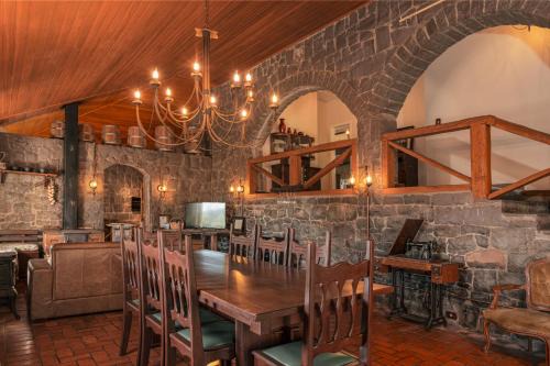 Caminhos da Eulalia House | Casa de Pedra Mena Kaho