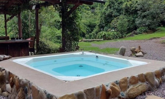 Valle de Los Chillos House | Casa de Piedra