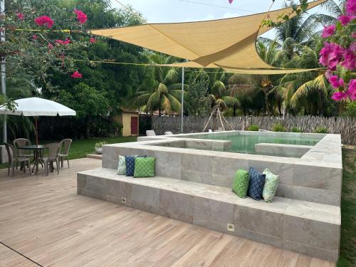 Acajutla House | Casa de playa para 15 con piscina y parqueo privado