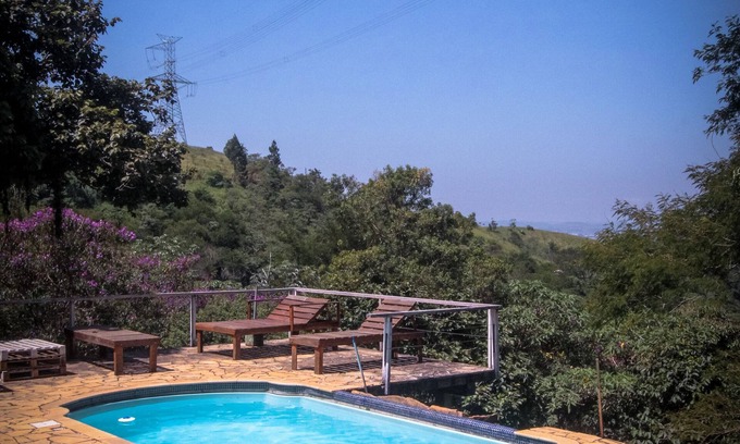 Cacapava House | Casa de Pousada Aconchegante com 10 Suítes na Serra de Taubaté , Aceita Pets