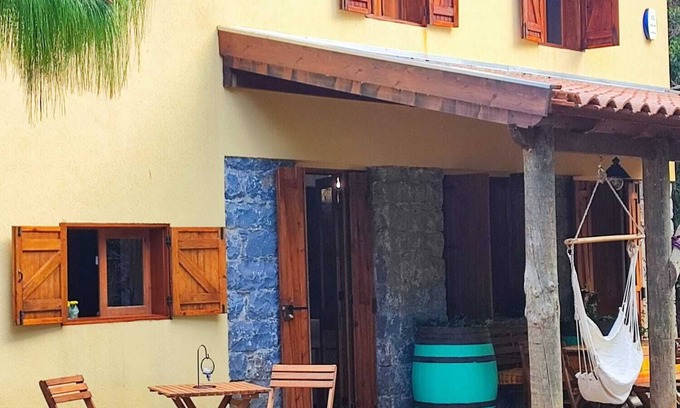 Santo da Serra Cottage | Casa de Campo a 9Km da Praia e do Aeroporto