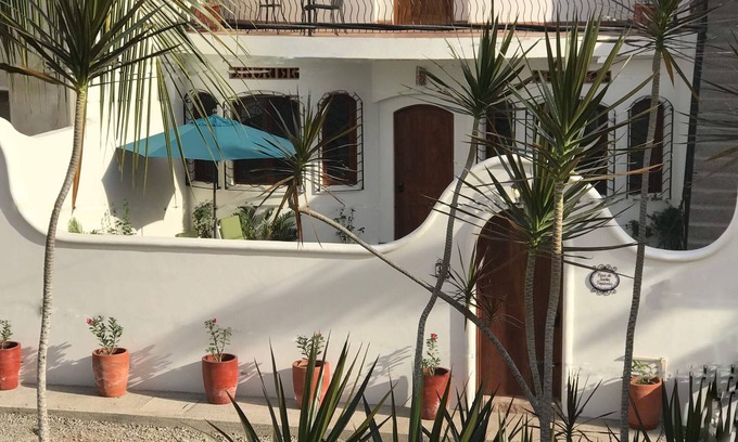 San Francisco House | Casa de Sueños Tropicales (ground floor unit)