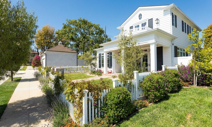 Northeast House | Casa dei Sogni-Brand New 5200 sq ft-3 level home