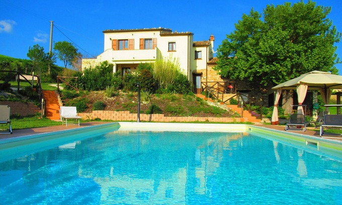 Arcevia Apartment | Casa dei sogni d'Oro - Appart. Palazzo with pool 12x6 m - panoramic view