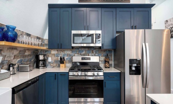 Wimberley House | Casa del Avion and Casa Coop