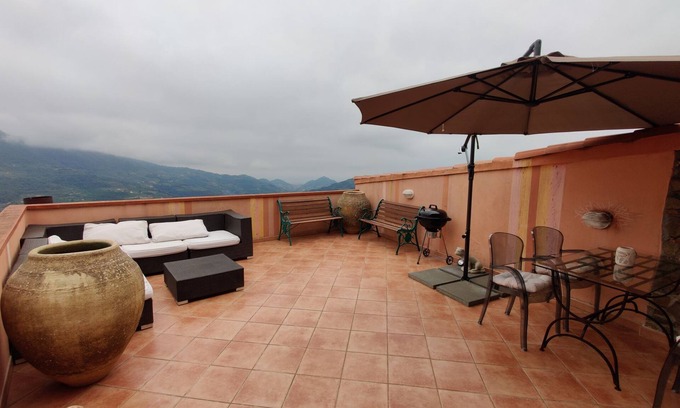 Perinaldo Apartment | Casa del Gufo, Cozy vacation apartment with sea view