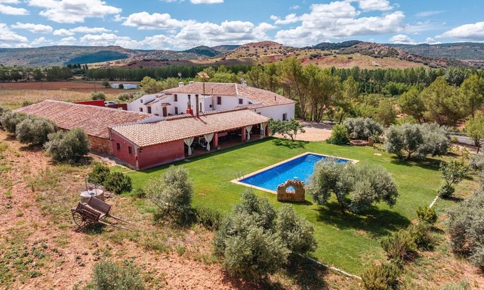 Vianos Cottage | Casa del Labrador with Spa and shared pool