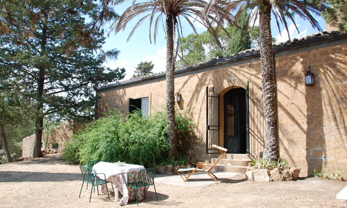 Piazza Armerina House | Casa del Luppolo, in the Sicilian countryside, close to the most interesting