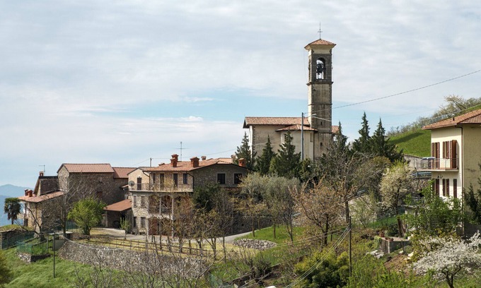 Adrara San Martino Apartment | Casa del Picchio - One Bedroom Apartment, Sleeps 3