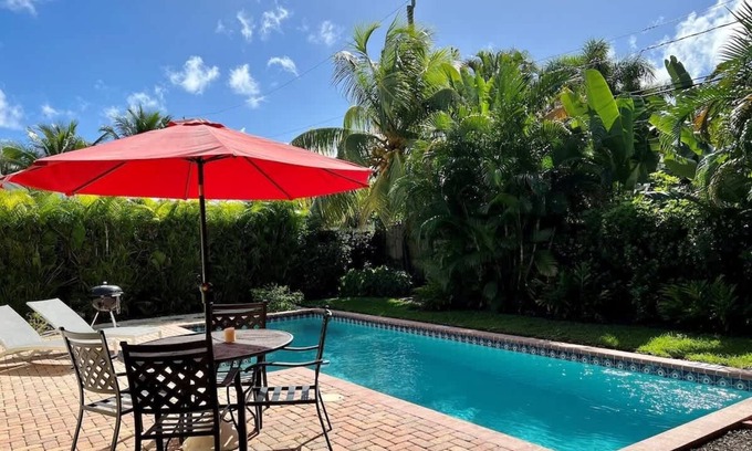 Flamingo Parks House | Casa del Sol - Cozy Hideaway with Pool in Grandview Heights