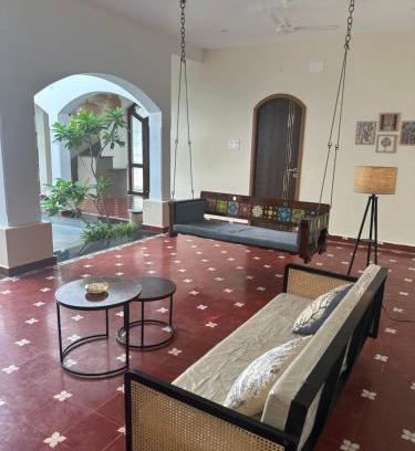 Kalapet House | Casa Del Sol