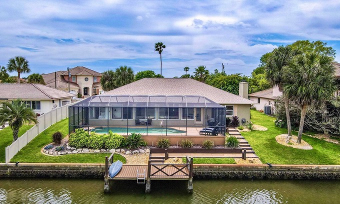 Palm Harbor House | Casa Delfin: Canal-Front Oasis in Palm Coast