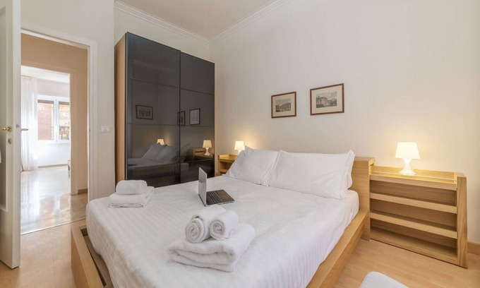 Flaminio Apartment | Casa della Musica, Bright Apartment