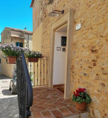Montescudaio Apartment | Casa Diana Holiday Home