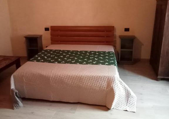 Demonte Apartment | Casa DiBiLeo
