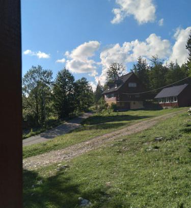 Garda de Sus House | Casa din Poiană