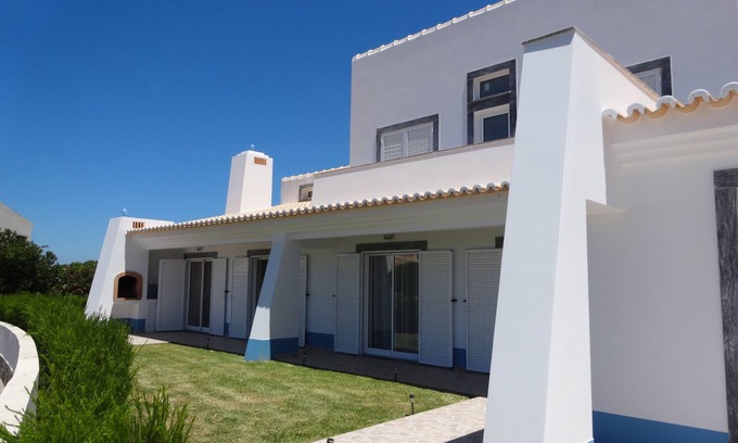 Espartal House | Casa Dinis- Villa near to Monte Clerigo Beach