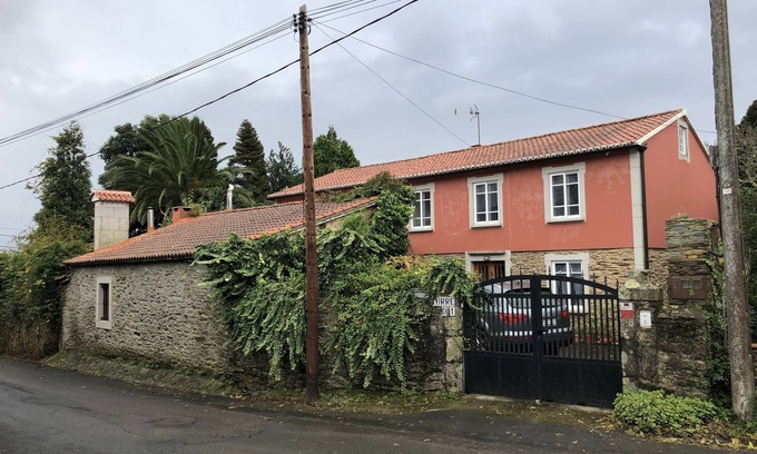 Cabanas House | Casa do Bosque Rias Altas with large farm and garden 3km from the beach