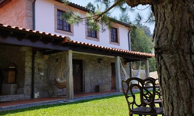 Gondufe House | CASA DO COSTEIRO BY ALMASTAY Near P.d.Lima, Incred.wiews, Swimming Pool. Nature