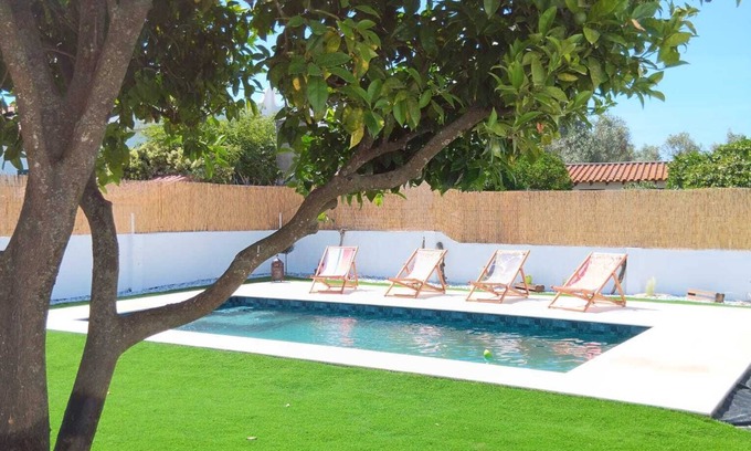 Sao Lourenco House | Casa do jasmim-charming house in AZEITAO with swimming pool