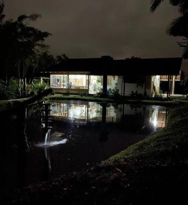 Guaramirim House | casa do lago, paz e sossego.