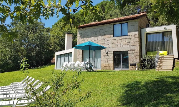 Pacos de Gaiolo House | CASA DO LAVADOURO, overlooking the Douro River!