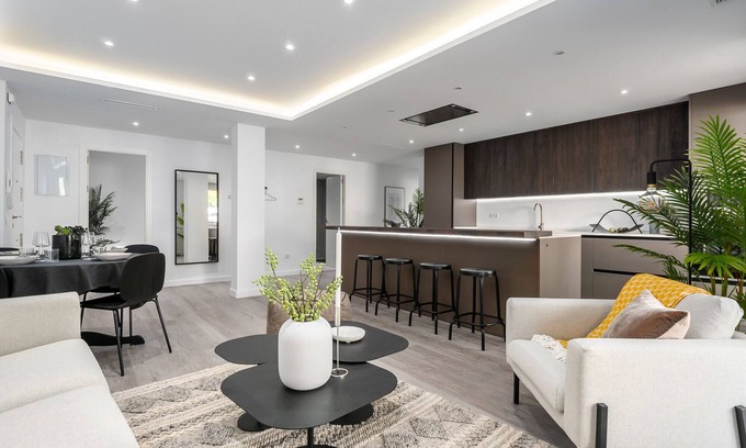 Nueva Andalucia Apartment | Casa El Dorado - Modern 3 Bed in Golf Valley