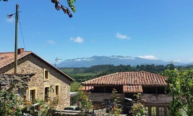 Priesca Cottage | Casa El Piensu for 8 people 300 m from the sea and views of the Sierra.