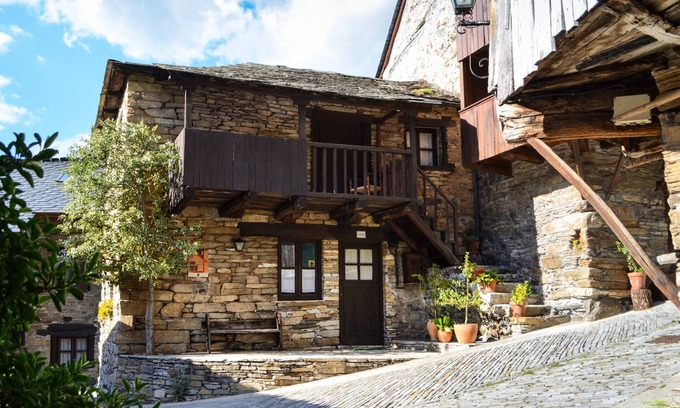 Penalba de Santiago Cottage | Casa Elba, rural charm in Peñalba de Santiago