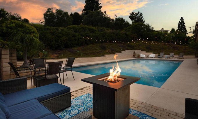 Vista House | Casa Elevado, Pool House with Stunning Views!