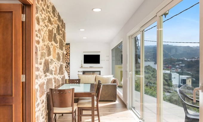 Teror House | 'Casa Eloisa' with Mountain View, Private Terrace and Wi-Fi