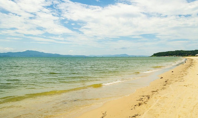 Ponta das Canas Ski Chalet | Casa em condomínio fechado c Wi-Fi a 150m da praia
