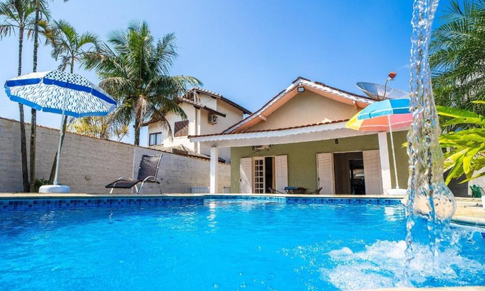 Boraceia House | Casa em condomínio fechado com piscina