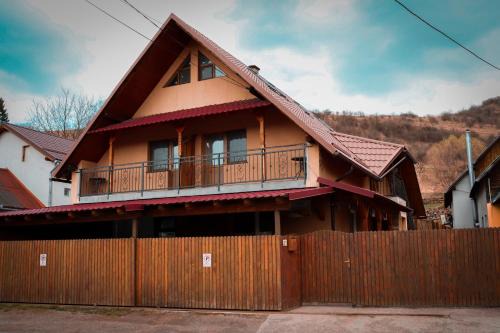 Praid House | Casa EMY