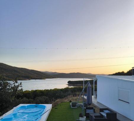 Espiel House | Casa en el lago.unmillondeestrellas