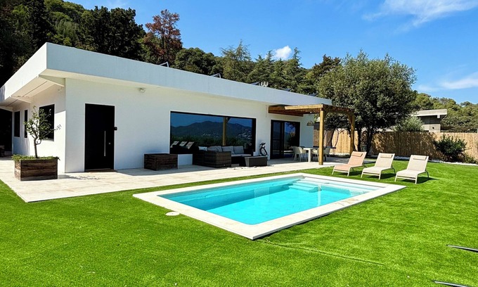 Vallromanes House | Casa en Plena Naturaleza