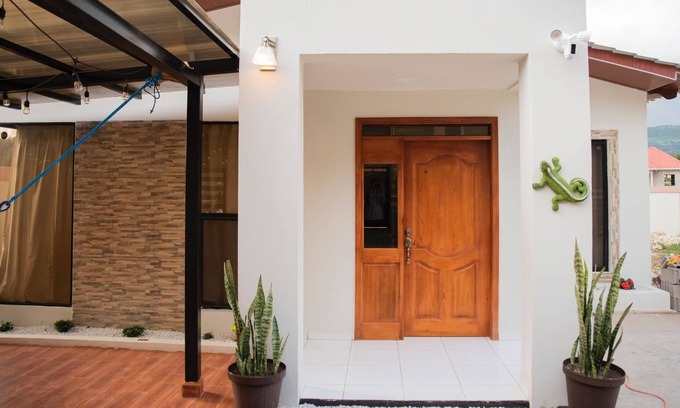 Intibuca House | Casa en Residencial Luna Maqui. Seguridad 24/7