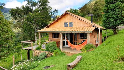 Sao Bento do Sapucai Ski Chalet | Casa encantada da montanha!