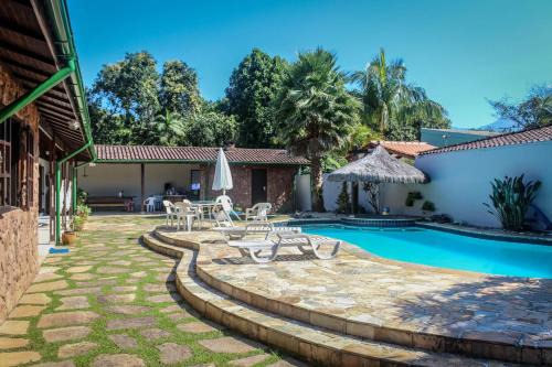 Morada da Praia House | Casa Enorme para 12 pessoas, 4 suites e um fundo com 18mil metros de mata e um pier no rio que sai para o mar-Internet 100MB