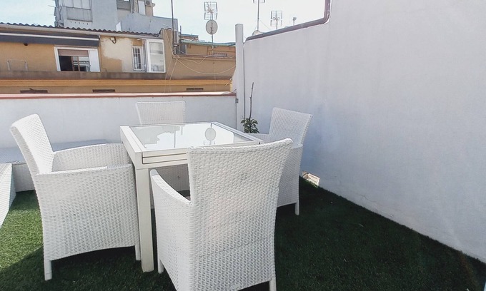 Collblanc y La Torrassa Apartment | Casa Dess.acogedor Ático muy Céntrico y con Todos los Servicios