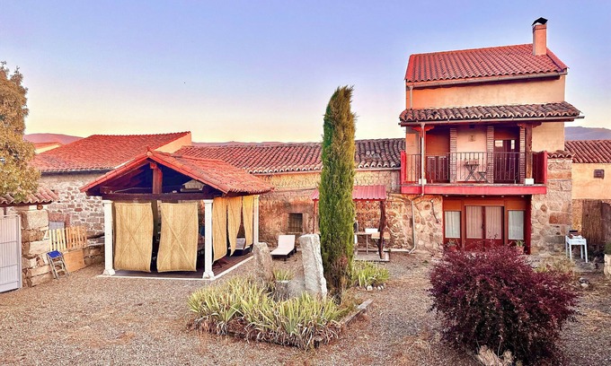San Bartolome de Corneja House | CASA RURAL EL POZO