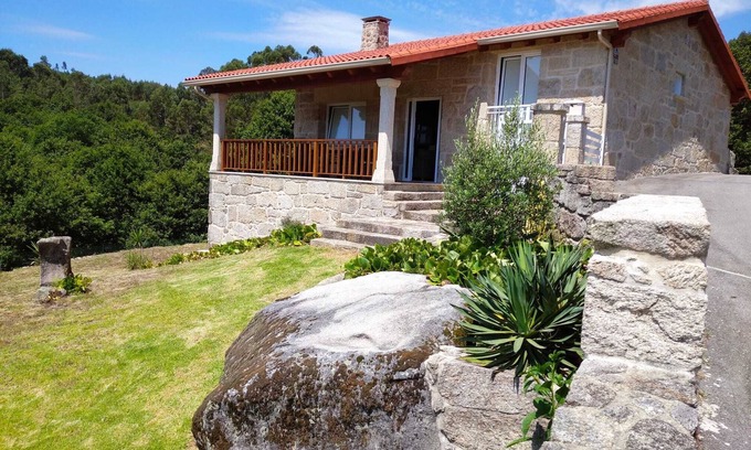 Ponte Caldelas House | CASA ESFARRAPADA