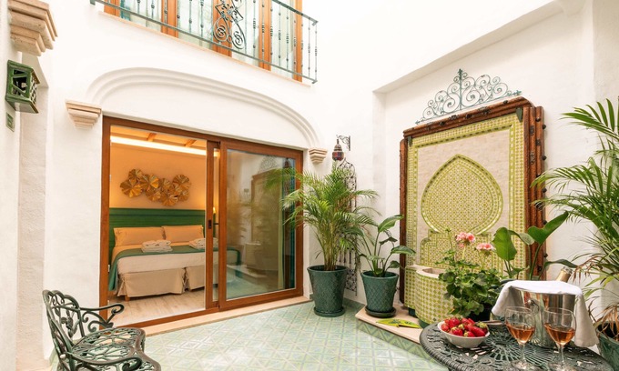 Historic Center of Estepona Condo | Casa Esmeralda Luxury Boutique Apartments Old Town