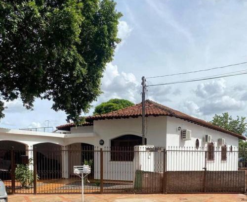 Vila Portao de Ferro Villa | Casa espaçosa centro capital MS