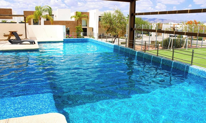 Hermosillo House | Casa espaciosa 3R/2.5b, patio privado