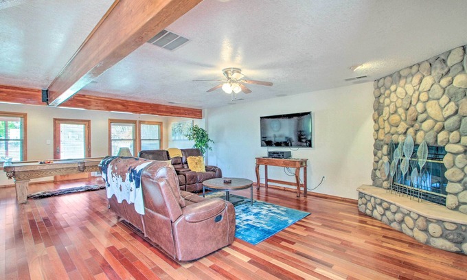 Northeast Heights House | 'Casa Especial' Family Retreat w/Pool Table!