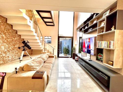 Jundiai House | Casa estilo Loft moderno excelente localização
