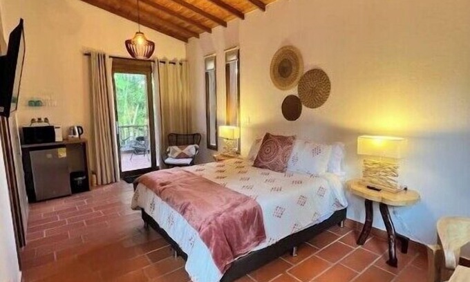 Marinilla Hotel | CASA EVE HOTEL Luxury suite w/jacuzzi nbreakfast included